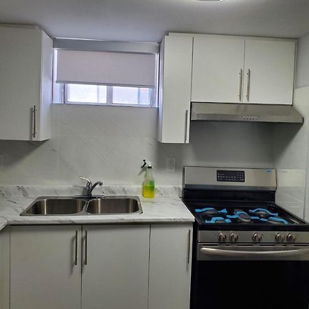 Appartement Maxwell Esabu à Toronto Extérieur photo