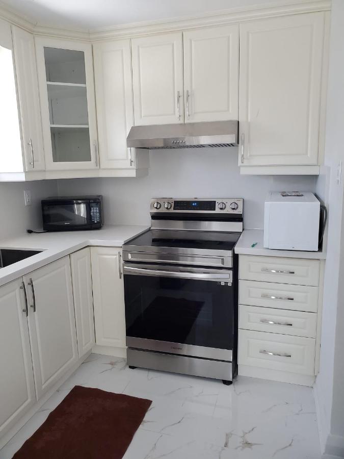 Appartement Maxwell Esabu à Toronto Extérieur photo